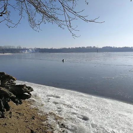 Hausboot Janne Inclusive Kanu Nach Verfuegbarkeit Sup Und Wlan 50 Mbit S Flat Botel