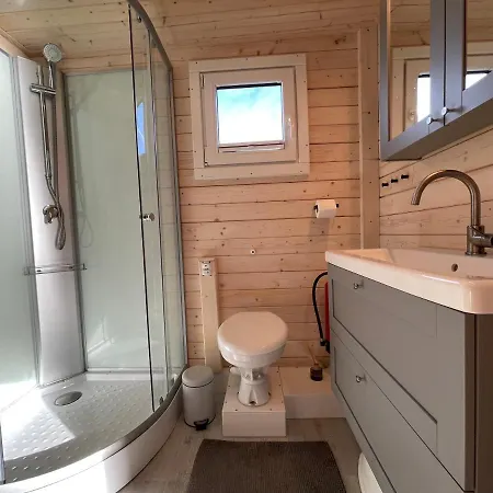 Botel Hausboot Janne Inclusive Kanu Nach Verfuegbarkeit Sup Und Wlan 50 Mbit S Flat Lubeck