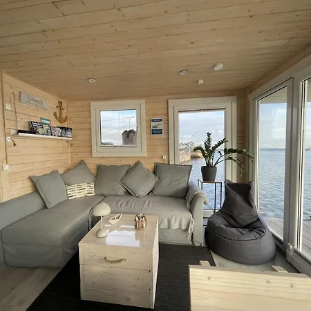 Hausboot Janne Inclusive Kanu Nach Verfuegbarkeit Sup Und Wlan 50 Mbit S Flat Botel *