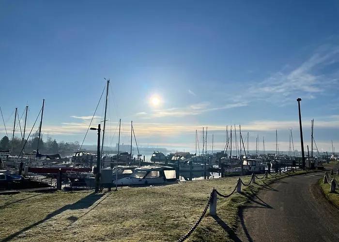 Hausboot Janne Inclusive Kanu Nach Verfuegbarkeit Sup Und Wlan 50 Mbit S Flat