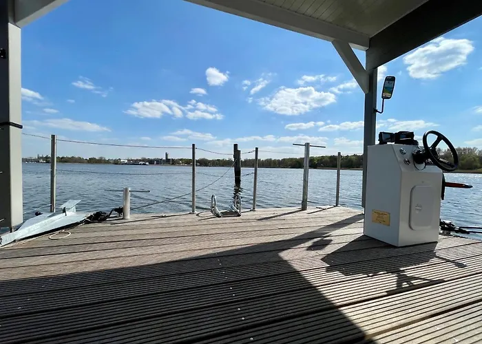 Botel Hausboot Janne Inclusive Kanu Nach Verfuegbarkeit Sup Und Wlan 50 Mbit S Flat