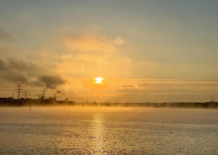 Hausboot Janne Inclusive Kanu Nach Verfuegbarkeit Sup Und Wlan 50 Mbit S Flat