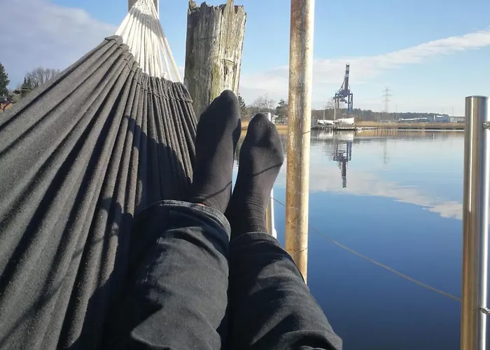 Botel Hausboot Janne Inclusive Kanu Nach Verfuegbarkeit Sup Und Wlan 50 Mbit S Flat