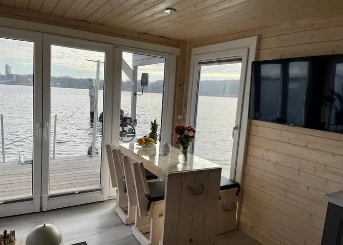 Hausboot Janne Inclusive Kanu Nach Verfuegbarkeit Sup Und Wlan 50 Mbit S Flat *
