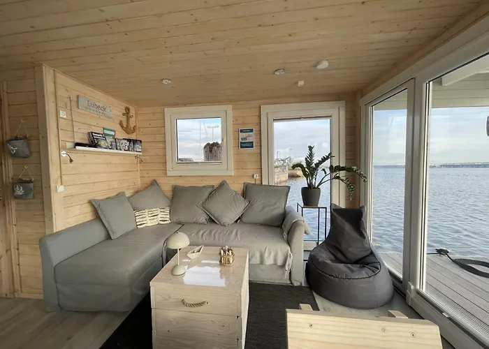 Hausboot Janne Inclusive Kanu Nach Verfuegbarkeit Sup Und Wlan 50 Mbit S Flat Botel *