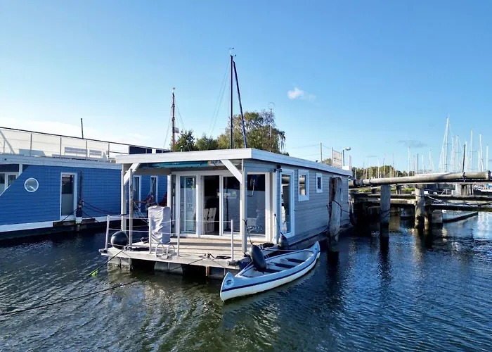 Botel Hausboot Janne Inclusive Kanu Nach Verfuegbarkeit Sup Und Wlan 50 Mbit S Flat *